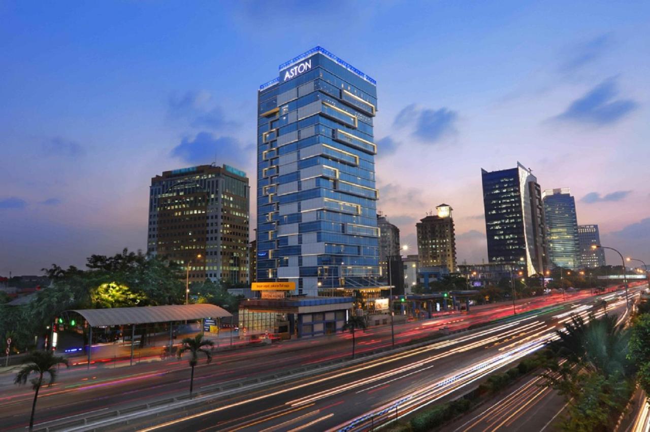 Aston Priority Simatupang Hotel And Conference Center Jakarta Exterior photo